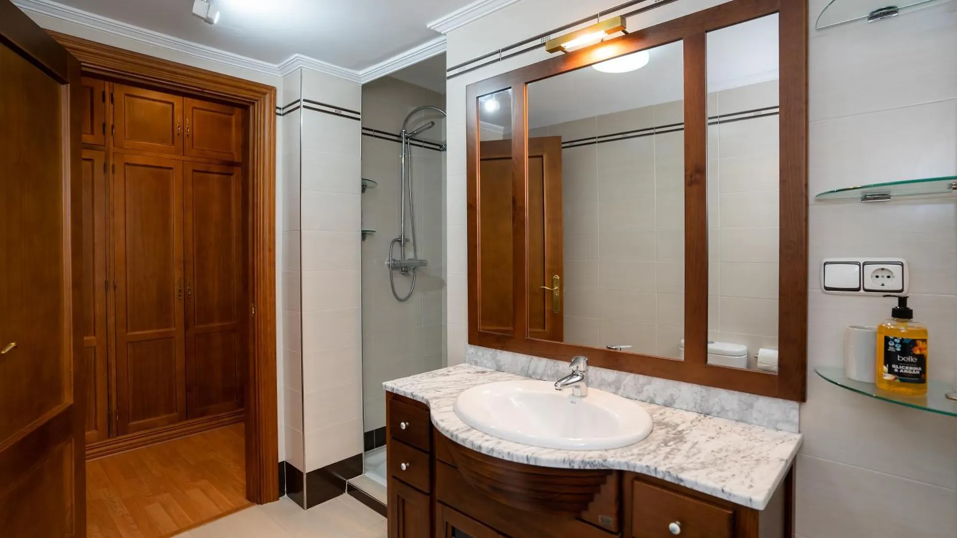 Cuarteles By Dossan Apartment Malaga 0*,